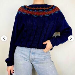 Vintage Woman’s Icelandic hand knitted sweater Currants Cottagecore Navy M Video